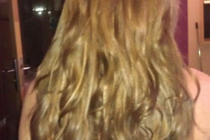 Zapraszam na bezinwazyjne przedłużanie włosów do dyplomowanej stylistki przedłużania włosów.