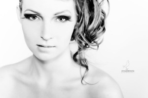 BRIDAL HAIR & MAKE-UP ARTIST