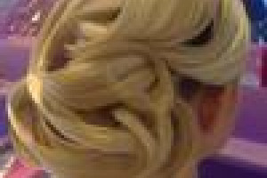 BRIDAL HAIR & MAKE-UP ARTIST