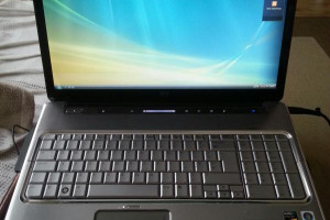 HP PAVILION DV7  17"