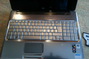 HP PAVILION DV7  17"