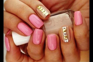 paznokcie uv, shellac, hybryda,pielegnacja twarzy złotem