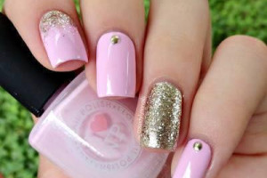 paznokcie uv, shellac, hybryda,pielegnacja twarzy złotem