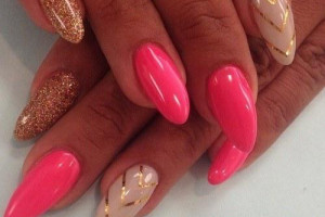 paznokcie uv, shellac, hybryda,pielegnacja twarzy złotem