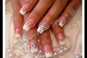 paznokcie uv, shellac, hybryda,pielegnacja twarzy złotem