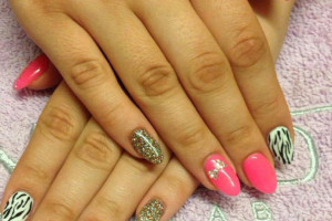 paznokcie uv, shellac, hybryda,pielegnacja twarzy złotem