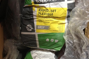 Topps Tiles- Grey Flexible Wall & Floor Tiles Adhesive- 4x20kg
