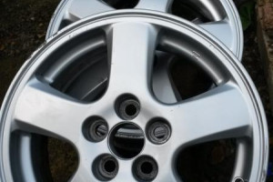 4 felgi aluminiowe Estoril 6x15” od Toyota Avensis T22