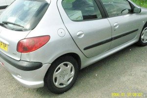 SPRZEDAM  PEUGOTA 206 1.1 BENZYNA.
