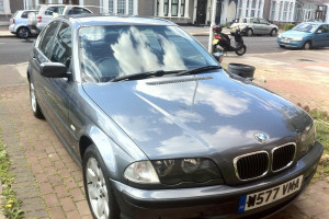 BMW 323i
