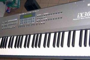 SPRZEDAM KEYBOARD KORG IX300