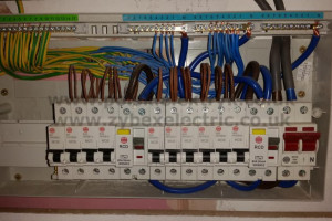 Elektryk A-Z Londyn i okolice, Certyfikaty, Testy