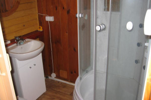 sprzedam rancho, lub wynajme w centralnej polsce dwa domy, konie