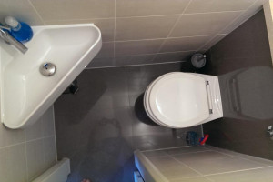 przestronny pokoj na SW19 Londyn , Morden, blisko Wimbledonu 4min do metra Morden