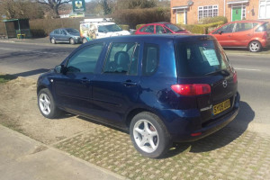 Mazda 2 Antares Niebieska 1.4 benzyna 2005