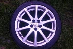 felgi alu z oponami zimowymi toyota avensis