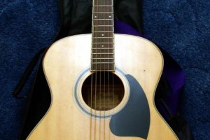 Gitara Ibanez