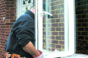 Praca-Window Fitter-Liverpool