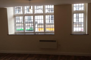 MANSFIELD – WYREMONTOWANY 1 BEDROOM FLAT DO WYNAJĘCIA W CENTRUM