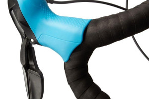 Rower B-twin triban500,Aluminiowa­ rama, Widelce z wlokna szklanego.