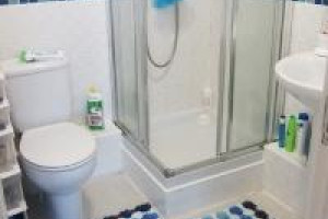Ladne 2 Bedroom Flat - Enfield