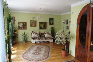 Sprzedam Duzy Dom 7 pokoi, garaz i dzialka
