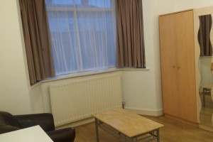 DUŻY POKOJ DWÓJKA  WINCHMOER HILL N21