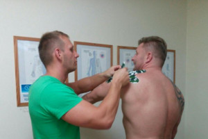 Fizjoterapeuta, masazysta, terapeuta manualny ,fala uderzeniowa