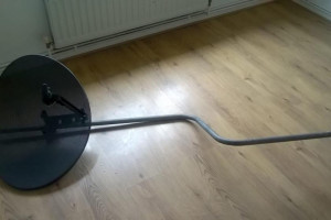 Antena satelitarna czarna siatka 75 cm z dlugim uchwytem lub bez idealna do polskiwj tv full hd hd .