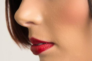 MAKEUP ARTIST