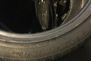 245/40/19 opony letnie x2 apollo