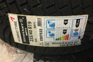 Opony zimowe 235/40/19. X4 kumho