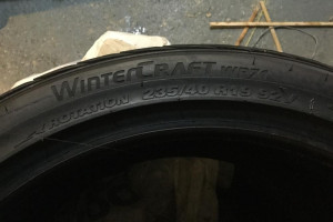 Opony zimowe 235/40/19. X4 kumho