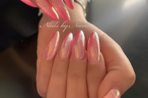 Stylizacja paznokci metodą żelową oraz hybrydową