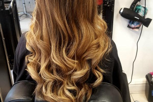 Usługi fryzjerskie Hair by Agnes Leytonstone