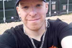 MŁODY DOJRZAŁY I WRAŻLIWY FACET SZUKA PRZYJACIÓŁKI PARTNERKI