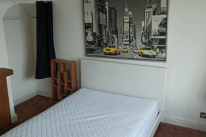 DUŻY POKÓJ NORTHOLT £120