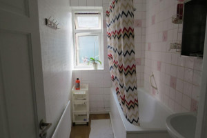 Duza Dwójka w zadbanym, spokojnym domu z internetem i ogródkiem £140 blisko Finsbury Park
