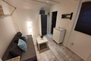 Ladne studio flat z wlasnym patio I shed