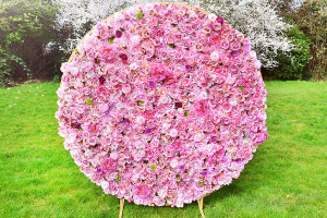 Ściany kwiatowe i inne dekoracje na eventy