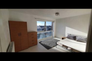 Duza ladna jasna dwojka £130.00 tygodniowo