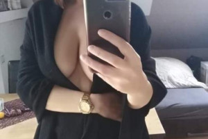 Sprzedam swoje prywatne sex fotki i filmiki stała relacja, jedyna realna napisz i się przekonaj