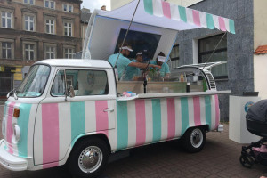 Producent przyczep gastronomicznych.