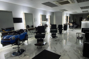 Zatrudnię fryzjerkę damsko/męską w Londynie