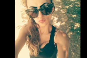 Sexy blondi zapraasza do kontaktu przyjmuje u siebie wyjazdy oferuje rownez ;)