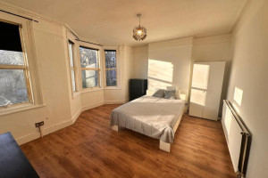 Przestronny pokój przy metrze Seven Sisters – Idealny dla 1-2 osób