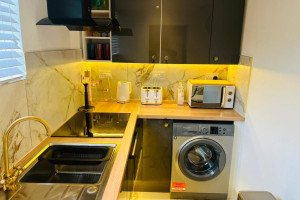 4 Bed Flat in Town Centre