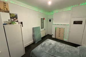 Nie przegap – ładny pokój-dwójka przy samej stacji 7 sisters.