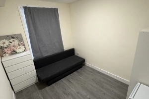 Ładny pokój dwuosobowy przy Thornton Heath